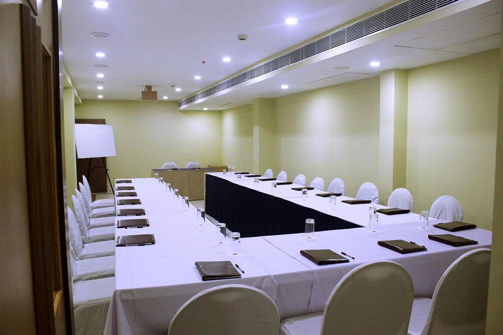 Hotel Raj Park- Hill View Tirupati Esterno foto