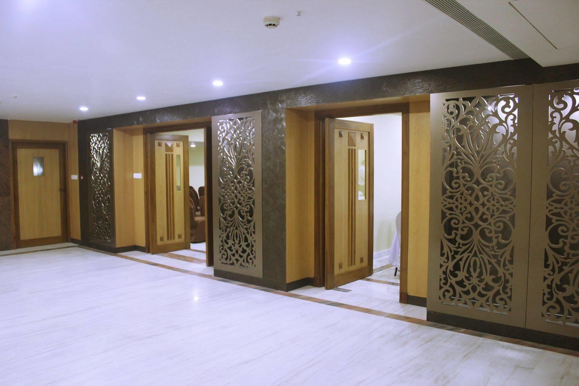 Hotel Raj Park- Hill View Tirupati Esterno foto