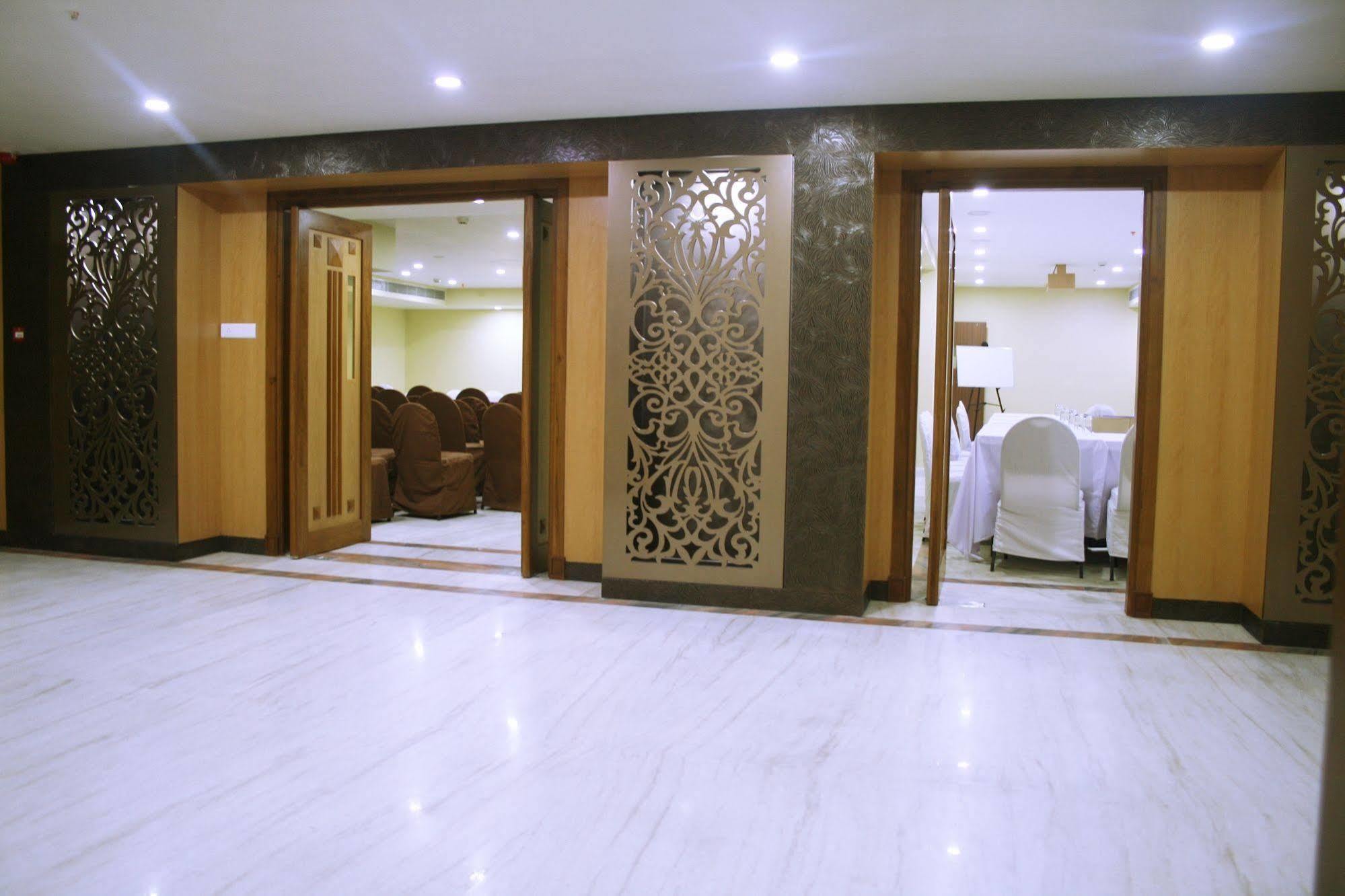 Hotel Raj Park- Hill View Tirupati Esterno foto