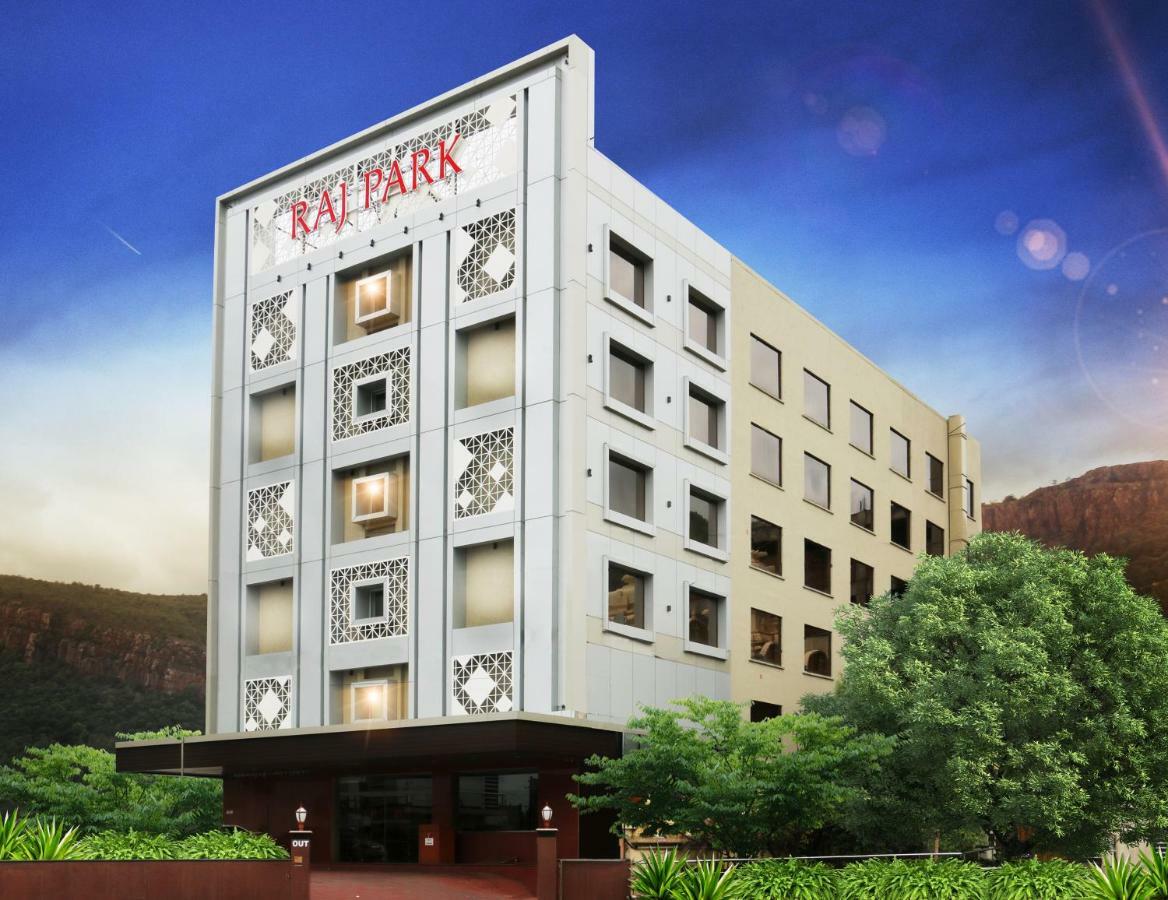 Hotel Raj Park- Hill View Tirupati Esterno foto